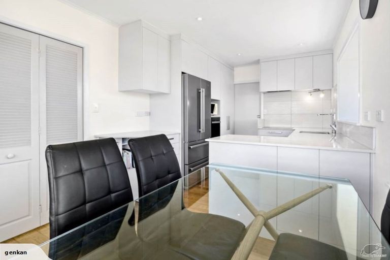 Photo of property in 37 Tampin Road, Hillpark, Auckland, 2102