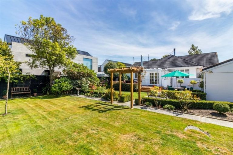 Photo of property in 20 Roa Road, Fendalton, Christchurch, 8041