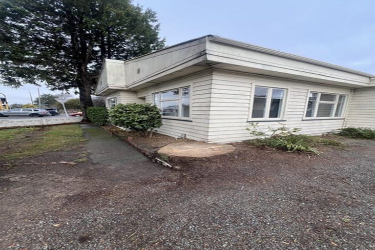 Photo of property in 37 Yaldhurst Road, Sockburn, Christchurch, 8042