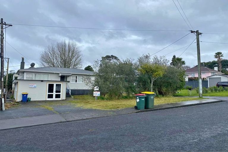 Photo of property in 67 Salisbury Road, Birkdale, Auckland, 0626