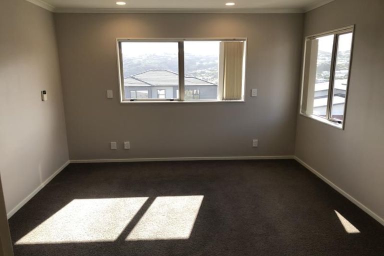 Photo of property in 1 Boronia Grove, Maungaraki, Lower Hutt, 5010