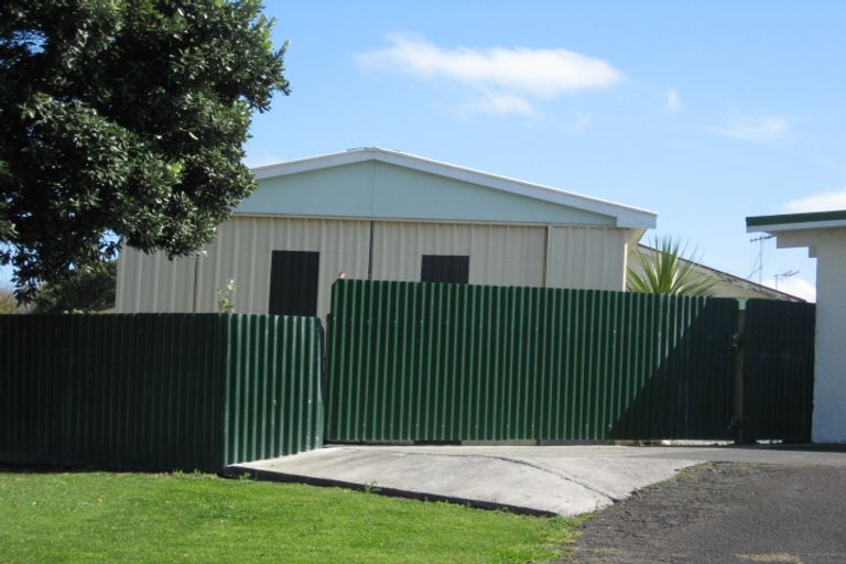 Photo of property in 9 Carson Street, Castlecliff, Whanganui, 4501