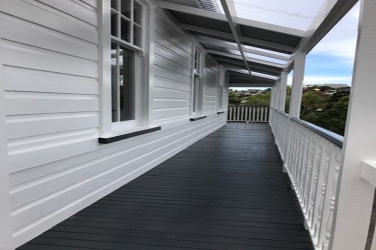 Photo of property in 2/22 Kiteroa Terrace, Rothesay Bay, Auckland, 0630