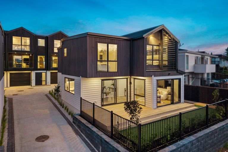 Photo of property in 10d Prince Regent Drive, Half Moon Bay, Auckland, 2012