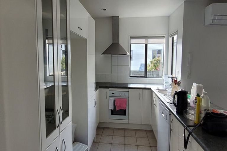 Photo of property in 5/26 Pannill Place, Oteha, Auckland, 0632