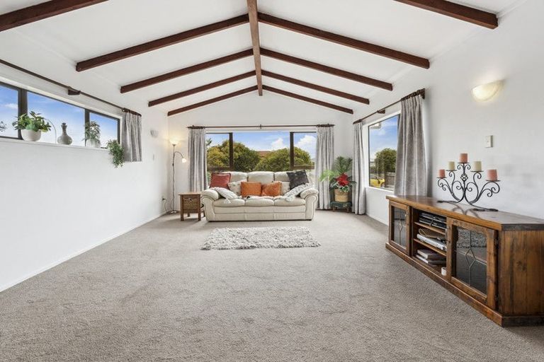 Photo of property in 32 Lawrie Avenue, Pukekohe, 2120