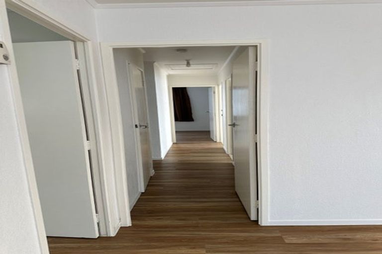 Photo of property in 10 Camphora Place, Ranui, Auckland, 0612