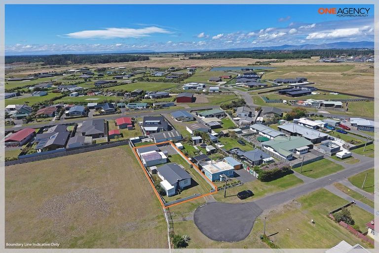 Photo of property in 8 Hart Street, Foxton Beach, Foxton, 4815