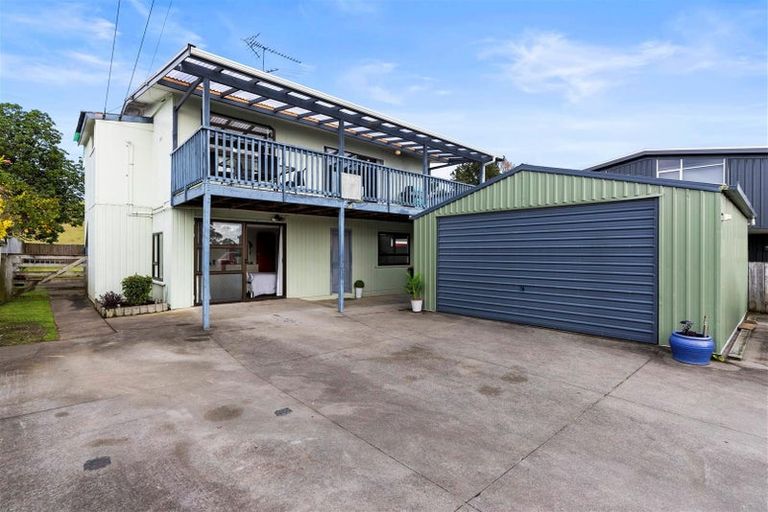 Photo of property in 20 Bertram Road, Kawakawa Bay, 2585