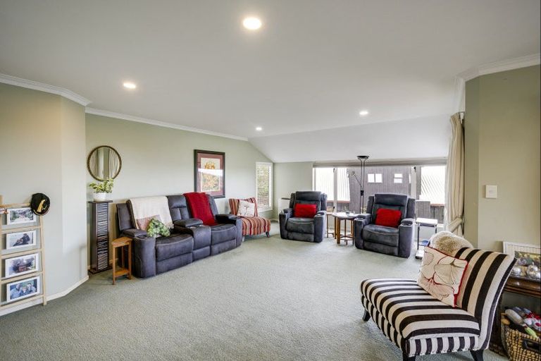 Photo of property in 76a Churchill Drive, Taradale, Napier, 4112