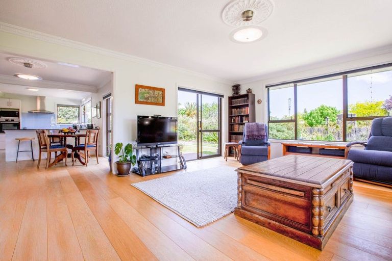 Photo of property in 60 Makora Road, Otaihanga, Paraparaumu, 5036