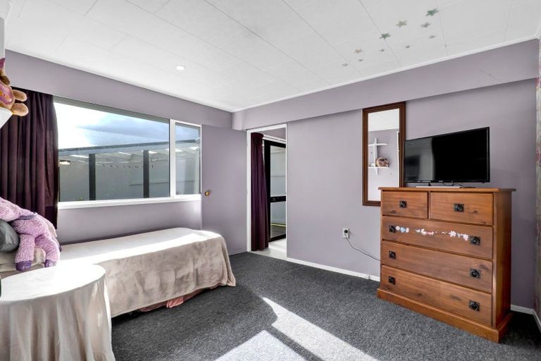 Photo of property in 13 Wilson Road, Opunake, 4616