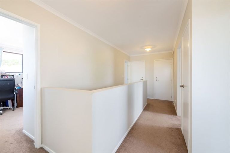 Photo of property in 24 Denver Avenue, Sunnyvale, Auckland, 0612