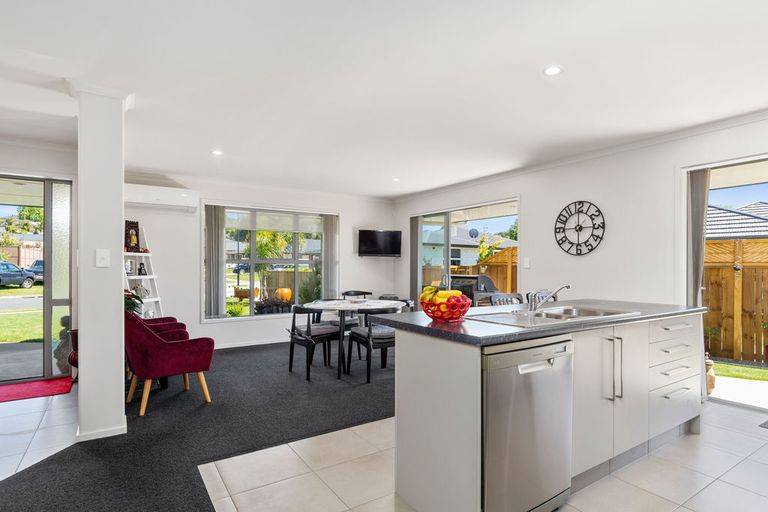 Photo of property in 56 Fairfax Crescent, Pyes Pa, Tauranga, 3112