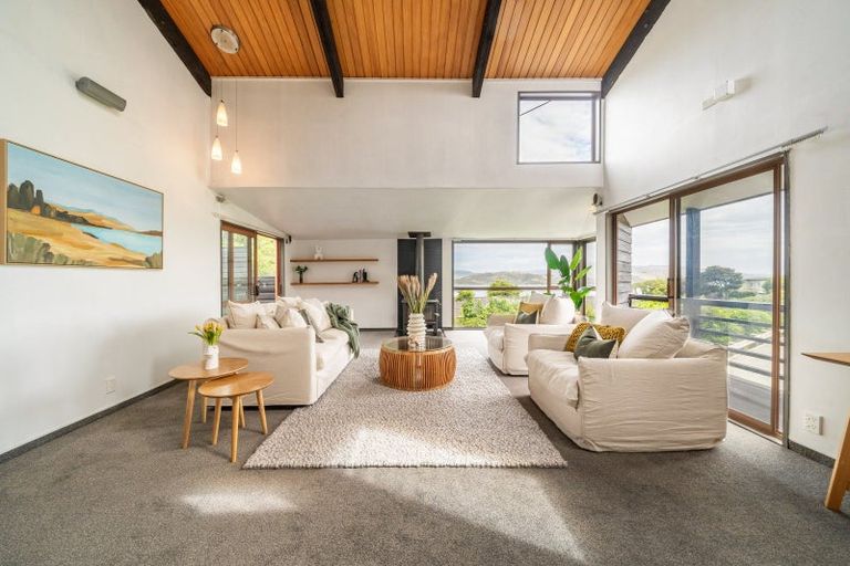 Photo of property in 6 The Track, Plimmerton, Porirua, 5026