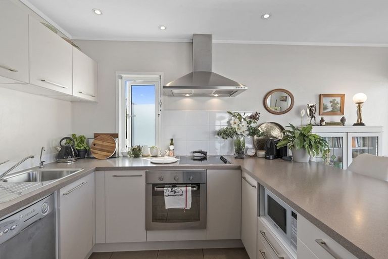 Photo of property in 8/71 Church Street, Devonport, Auckland, 0624