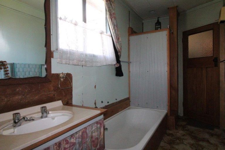 Photo of property in 92 Devon Street, Mossburn, 9792