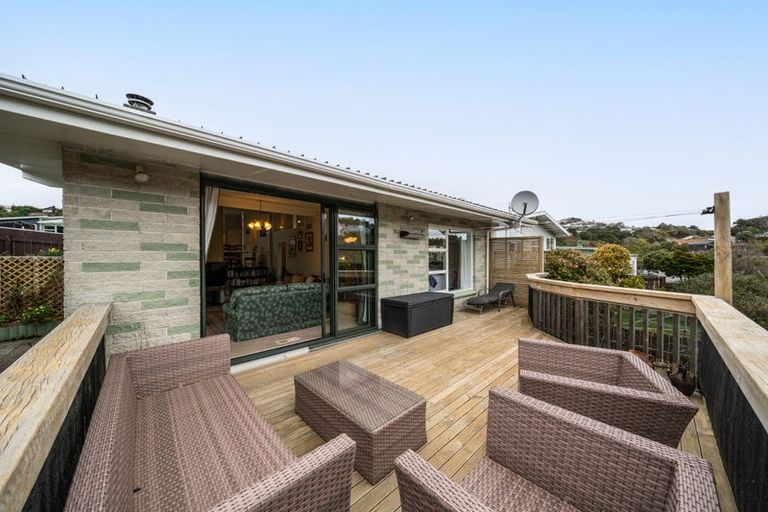 Photo of property in 17 Silverbirch Grove, Churton Park, Wellington, 6037