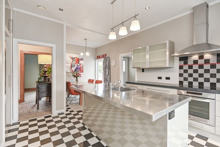 Photo of property in 108 Duchess Crescent, Mayfair, Hastings, 4122