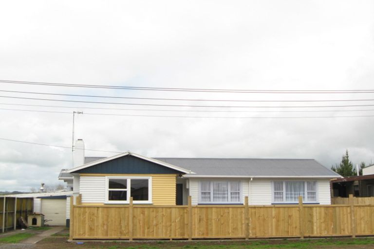 Photo of property in 41 Brookes Terrace, Waitara, 4320
