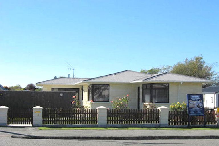 Photo of property in 16 George Street, Waimate, 7924