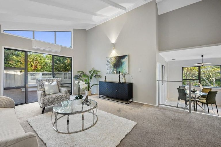 Photo of property in 92 Braemar Road, Castor Bay, Auckland, 0620