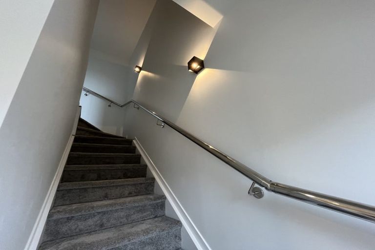 Photo of property in 7 Paetai Lane, Te Atatu Peninsula, Auckland, 0610