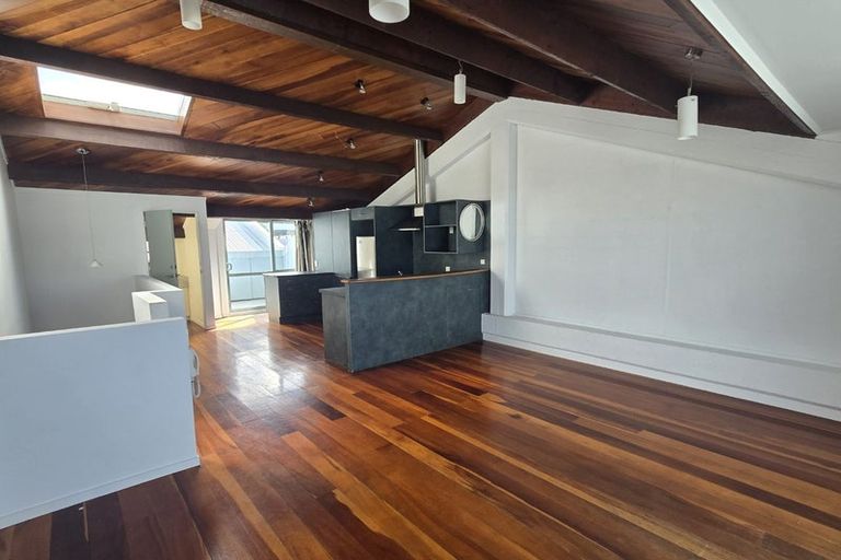 Photo of property in Metro Apartments, 8/220 Thorndon Quay, Pipitea, Wellington, 6011