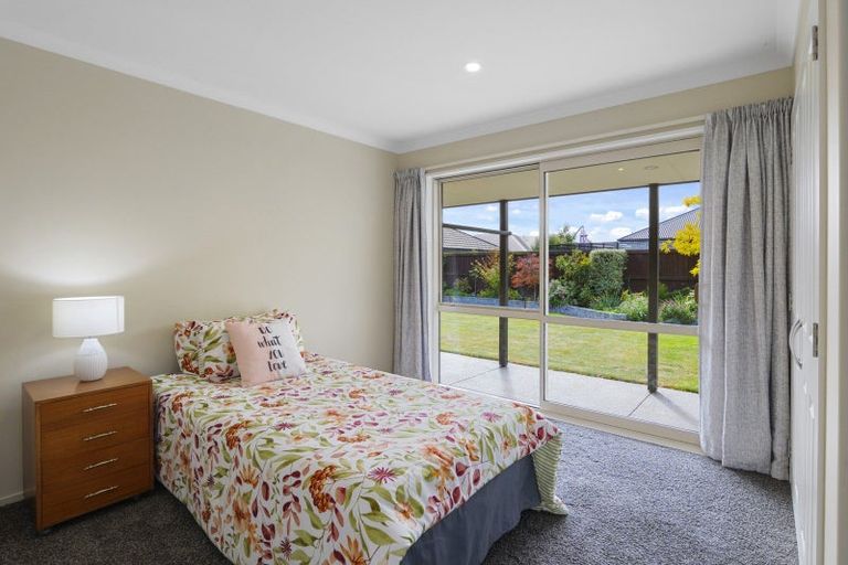 Photo of property in 7 Jarnac Boulevard, Yaldhurst, Christchurch, 8042