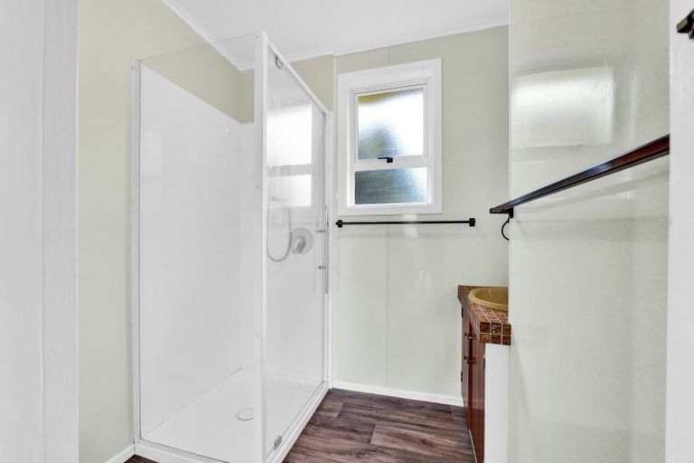 Photo of property in 9 Bone Crescent, Hawera, 4610