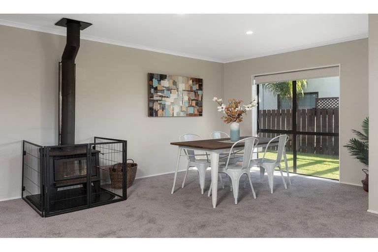 Photo of property in 5 Ngamotu Place, Mount Maunganui, 3116