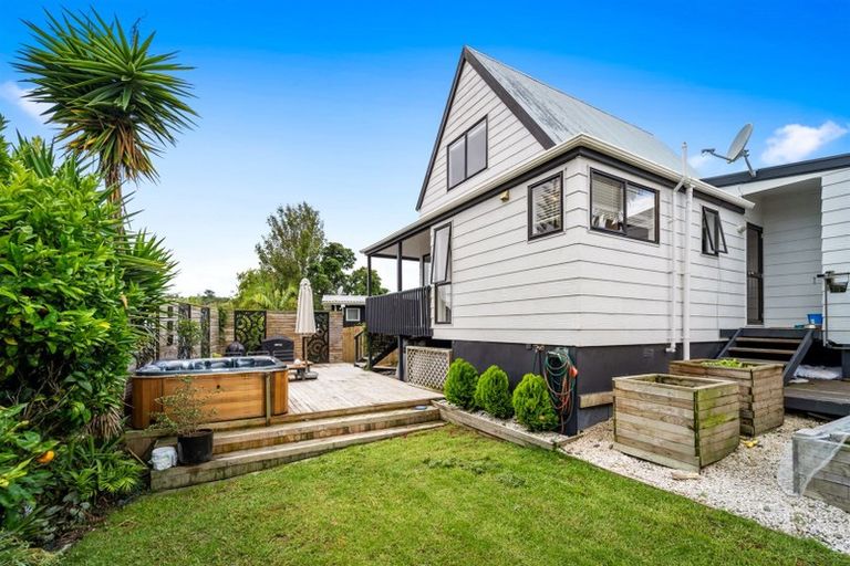 Photo of property in 6b Dobell Road, Stanmore Bay, Whangaparaoa, 0932