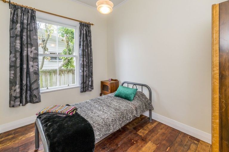 Photo of property in 37 Kiharoa Street, Otaki Beach, Otaki, 5512