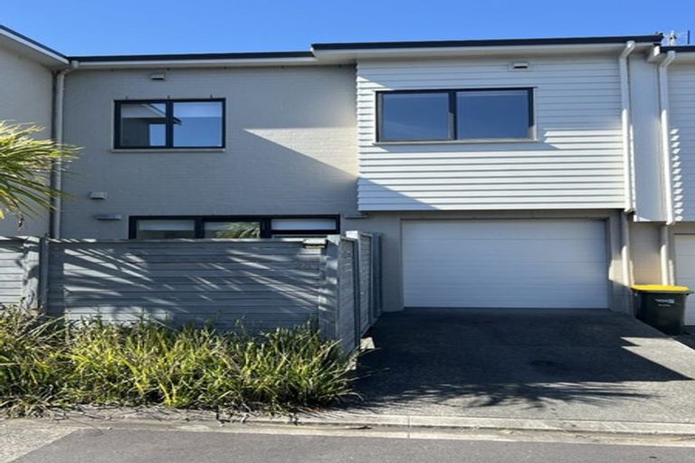 Photo of property in 28 Whenuapai Drive, Whenuapai, Auckland, 0618