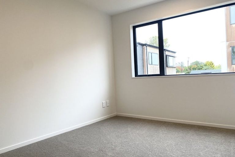Photo of property in 27 Paetai Lane, Te Atatu Peninsula, Auckland, 0610