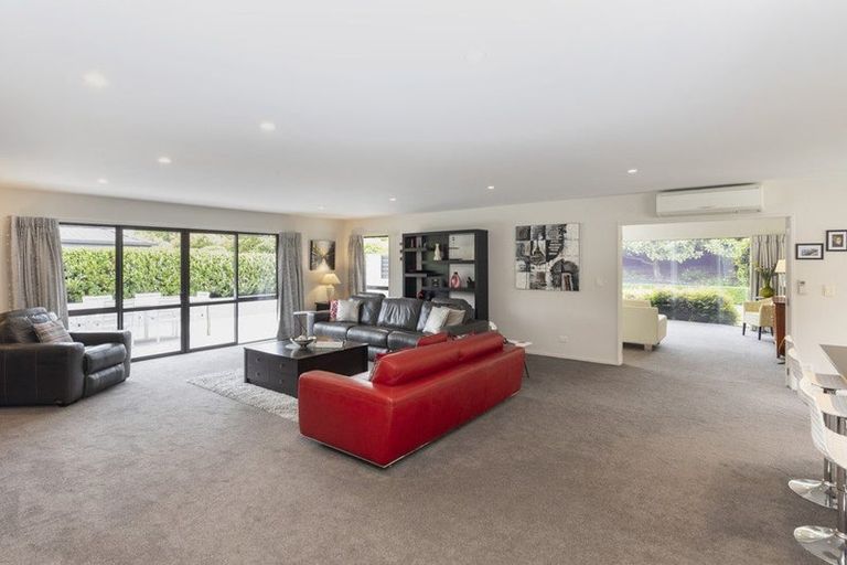 Photo of property in 19 Regent's Park Drive, Casebrook, Christchurch, 8051