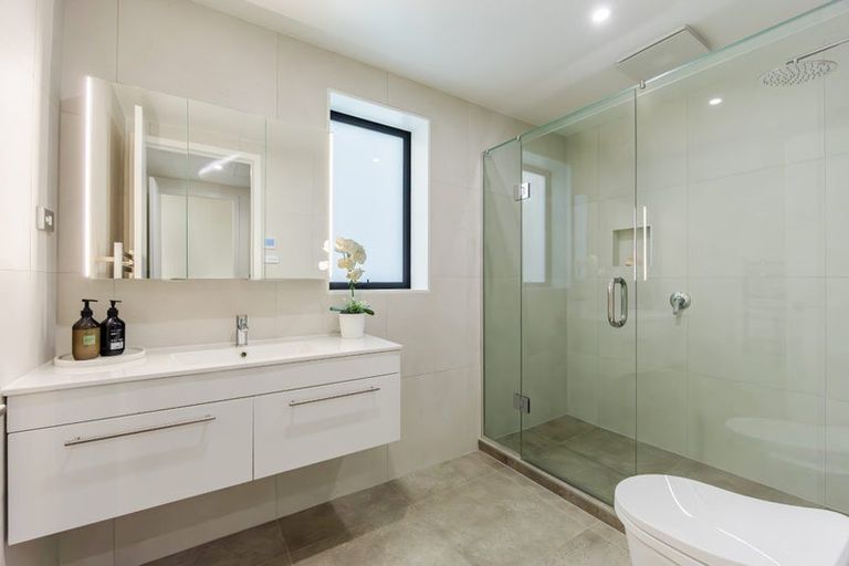 Photo of property in 8 Windlass Street, Long Bay, Auckland, 0630