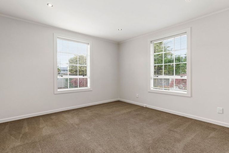 Photo of property in 112 Clyde Road, Ilam, Christchurch, 8041