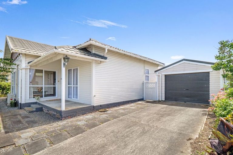 Photo of property in 102 Gonville Avenue, Gonville, Whanganui, 4501