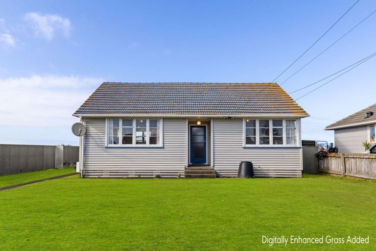 Photo of property in 34 Matipo Street, Castlecliff, Whanganui, 4501