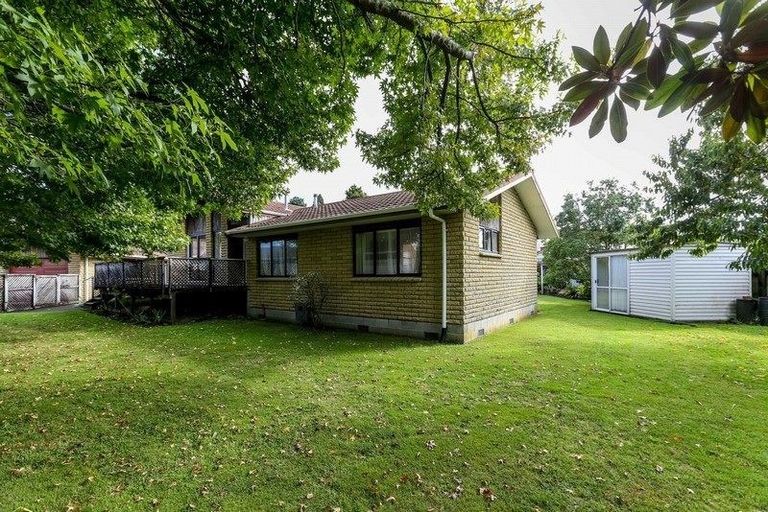 Photo of property in 8a Keats Place, Whalers Gate, New Plymouth, 4310