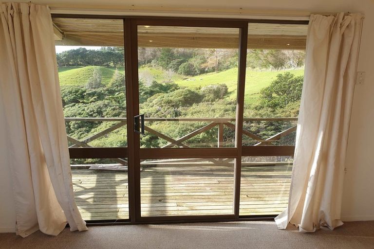 Photo of property in 152 Lone Kauri Road, Karekare, New Lynn, 0772