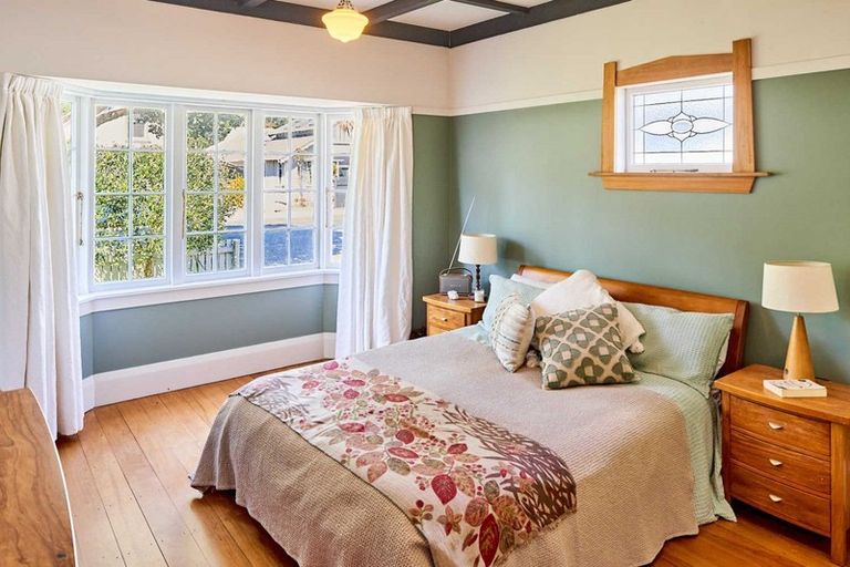 Photo of property in 38 Tuatoru Street, Eastbourne, Lower Hutt, 5013