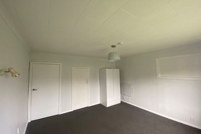Photo of property in 35 Bledisloe Crescent, Wainuiomata, Lower Hutt, 5014