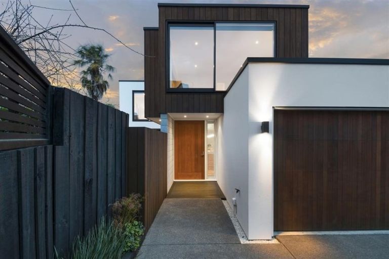 Photo of property in 22 Office Road, Merivale, Christchurch, 8014