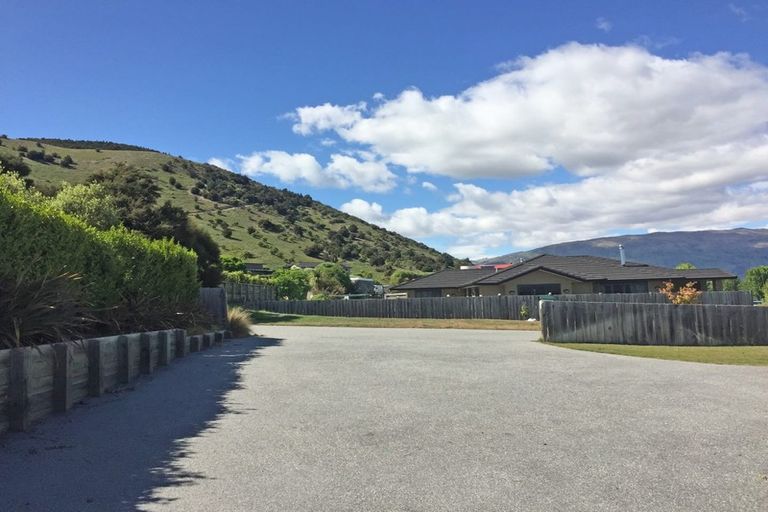 Photo of property in 106 Rob Roy Lane, Wanaka, 9305