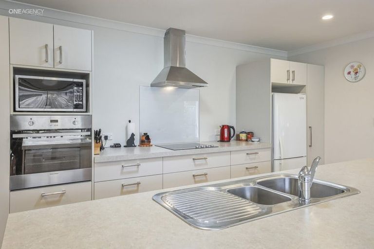 Photo of property in 12 Hakatere Road, Pegasus, 7612