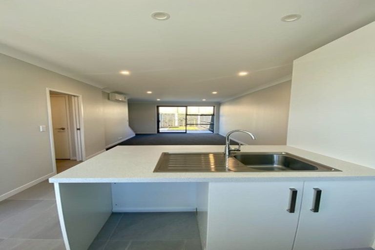 Photo of property in 25a O'meara Street, Swanson, Auckland, 0614