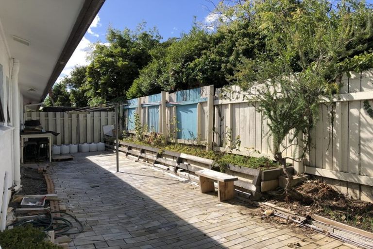 Photo of property in 2/6 Fortunes Road, Half Moon Bay, Auckland, 2012