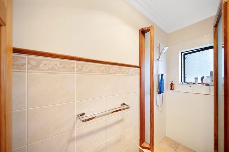 Photo of property in 11 Patea Place, Papakura, 2582